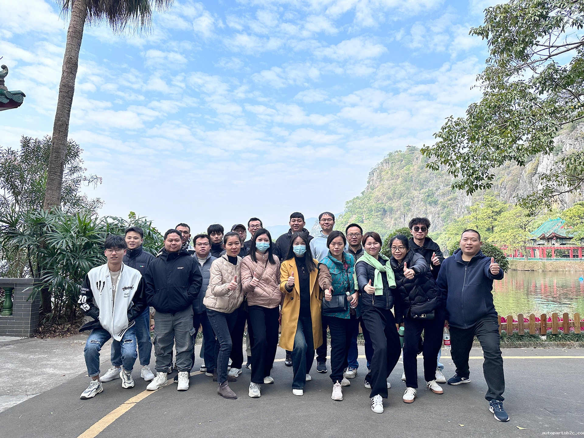 【团建日记 | 百度雷竞技计算机肇庆七星岩团建活动】(图1)